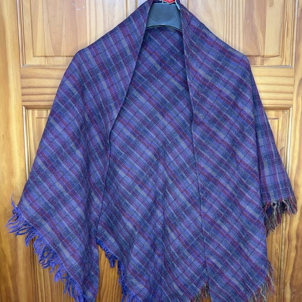 Halston III 100% Worsted Wool Purple and Red Scarf